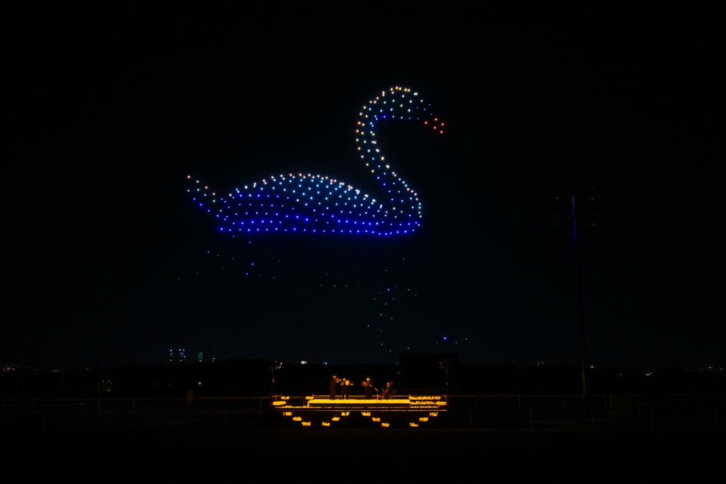 Wenn Klassik am Himmel tanzt: Die DroneArt Show hebt München in neue Lichtdimensionen DroneArt (über Fever)
