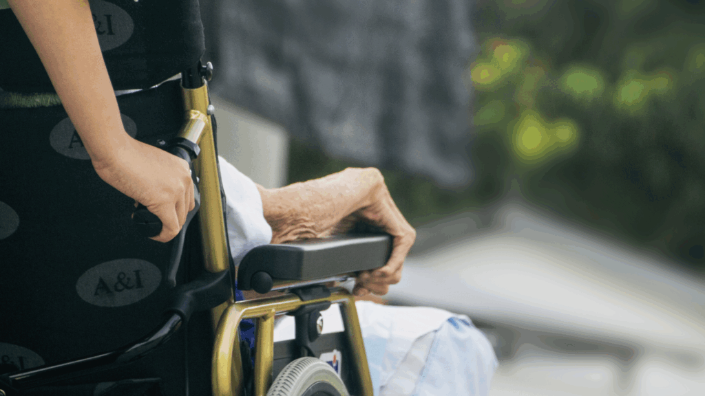 Pflege kaputt, Ausbildung kaputt, System kaputt Pflege (über truthseeker08)